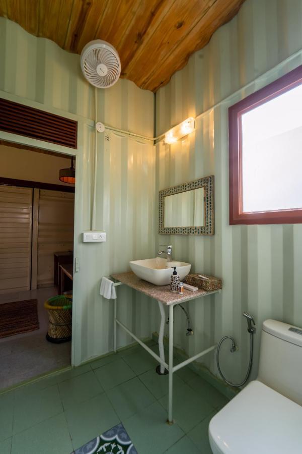 Tree Of Life Ecotainers Agra Hotel Агра Екстериор снимка